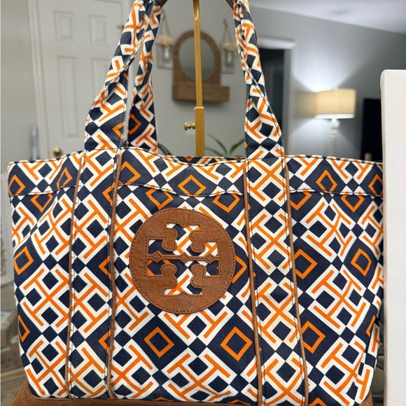 🥳 HOST PICK!!🥳  Tory Burch Diamond Pattern Tote - Brown and Blue - Picture 2 of 9